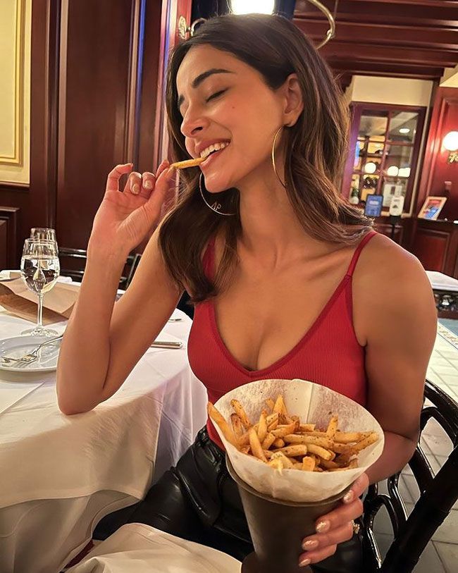 Ananya Pandey Posting Beautiful Pics On Instagram